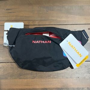 Nathan Limitless Run 2L Hydration Sling